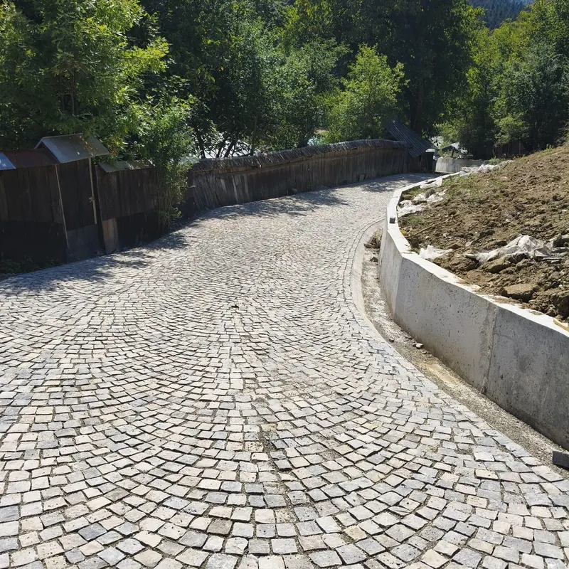 Drumurile de la Mănăstirea Agapia — imaginea 1