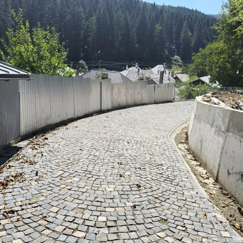 Drumurile de la Mănăstirea Agapia — imaginea 2
